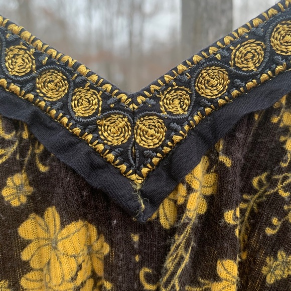 Floral Print Blouse - Picture 2 of 5